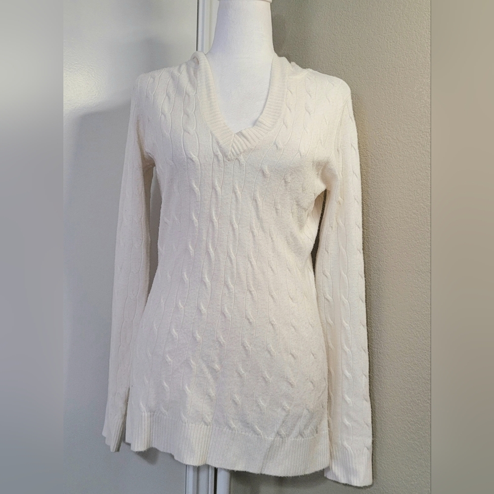 New York & Company Womens LongSleeve V-Neck White Pullover Sweater, Size Medium